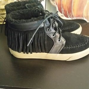 Adorable American Eagle shoes